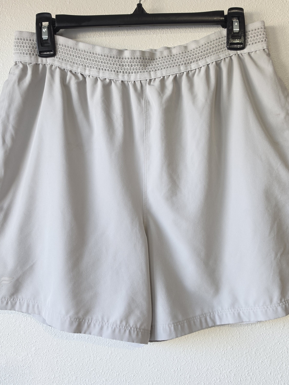 Fabletics Light Gray Performance Athletic Shorts Size Medium